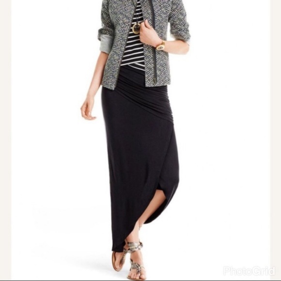 CAbi Dresses & Skirts - Cabi runaround skirt 5052